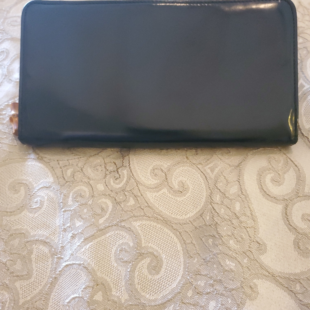 Authentic Gucci Wallet - Picture 2 of 4